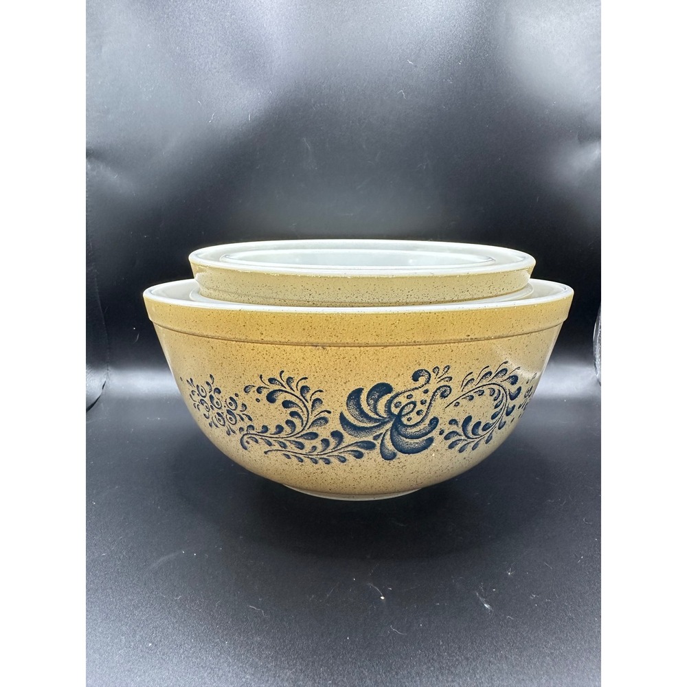 Vintage Pyrex Homestead Nesting Mixing Bowls Set of 3 Tan Blue Floral 401-403